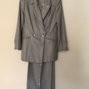 Elegant Escada pantsuit